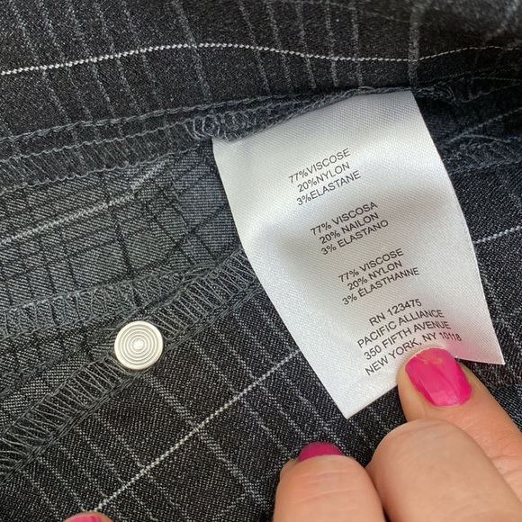 Jones NY stylish plaid Office slacks - Picture 7 of 7